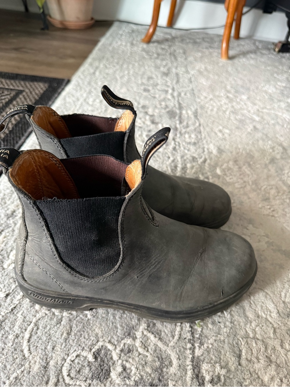 Blundstone Women’s Black Chelsea Pull-On Boots